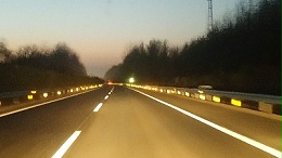 道路标线工程如何科学选择热熔型与双组份涂料