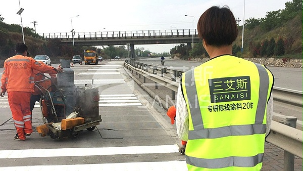 地面潮湿,热熔标线涂料,热熔标线涂料施工