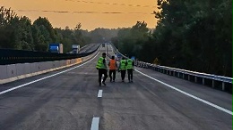 三艾斯热熔标线涂料的独特优势与行业趋势分析