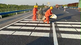 高速标线施工常见问题解析：3分钟掌握专业解决方案