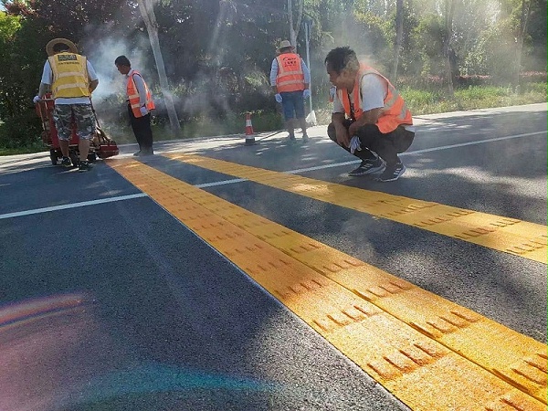 新沥青路面施工,热熔标线附着力,热熔标线涂料