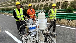 喷涂双组份标线涂料设备操作规范与参数设置要点