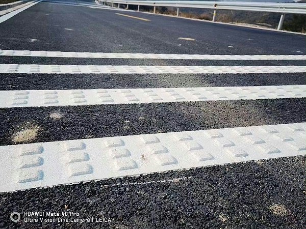 双组份道路标线施工中泛黄与固化异常问题的成因与应对策略分析