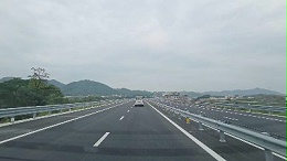 为什么高速公路都在用双组份标线？它比热熔强在哪？