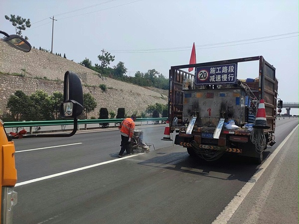 热熔标线涂料,标线涂料夜间反光,热熔标线涂料厂家