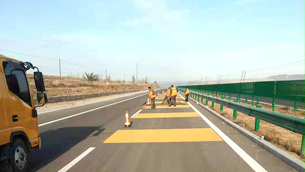 彩色防滑路面涂料,市政彩色防滑路面涂料,彩色防滑路面涂料工程