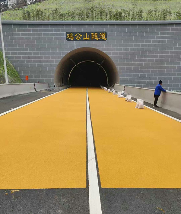 三艾斯助力许信高速，打造安全醒目的交通标线