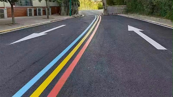 热熔道路标线施划后能用多久？