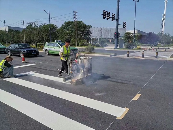 为什么热熔标线施工后干燥慢？