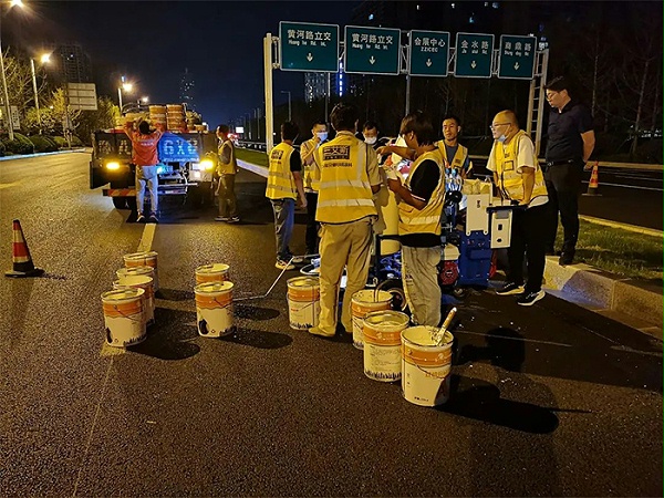 为什么热熔标线施工后干燥慢？