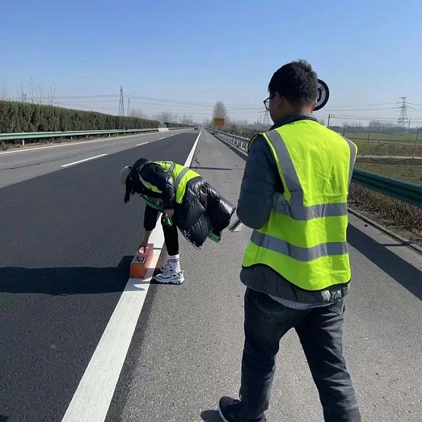 为什么热熔标线施工后干燥慢？