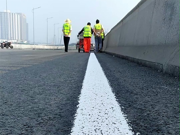 三艾斯解说双组份甩涂标线的优点