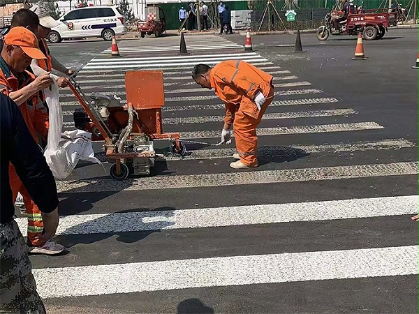 三艾斯解说双组份甩涂标线的优点