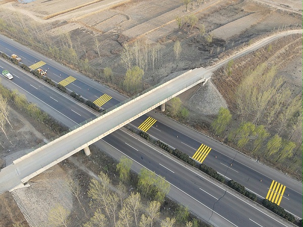 反光型道路热熔标线涂料施工