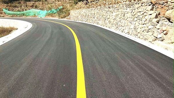 热熔标线涂料,玻璃珠撒播,热熔标线涂料施工