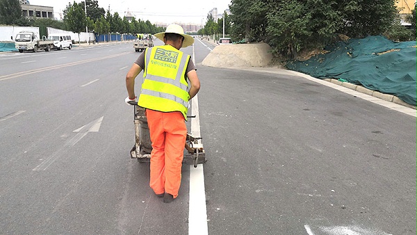 热熔标线涂料施工出现气泡的问题及解决方法