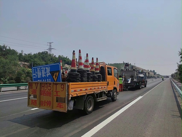 道路标线热熔涂料,热熔涂料施工问题