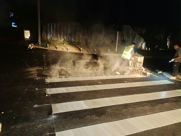道路标线热熔涂料,热熔涂料施工问题