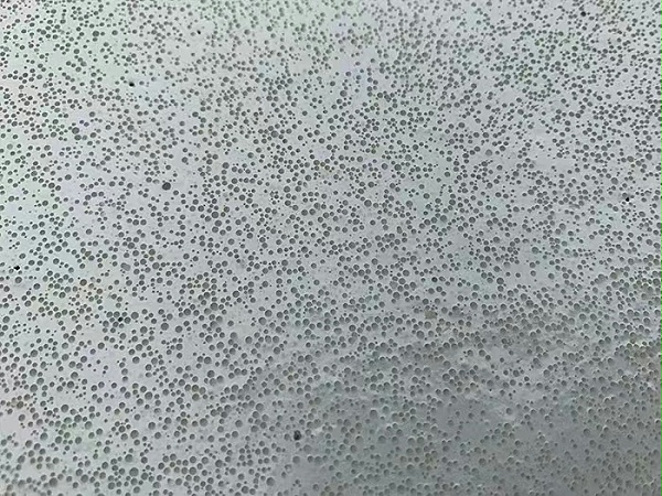 道路安全升级：功能性防滑涂料与传统标线材料的核心差异解析