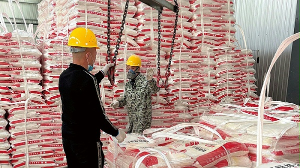 道路标线施工撒布玻璃珠需要注意什么？