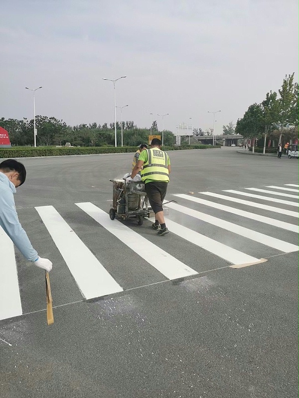 三艾斯标线涂料：质量与创新的典范