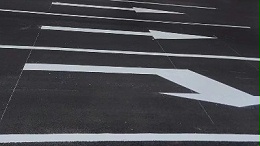 如何选择合适的热熔标线涂料？行业分析与河南三艾斯推荐