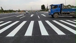 道路标线涂料厂真相：选错厂家？你的标线可能撑不过半年！