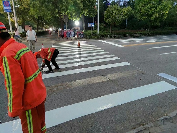 道路热熔标线涂料,热熔标线涂料施工,热熔标线涂料