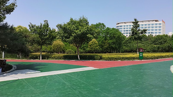 个性定制，功能升级：路面改色涂料打造城市新景观