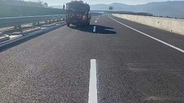 交通标线涂料施工中的安全问题与防护